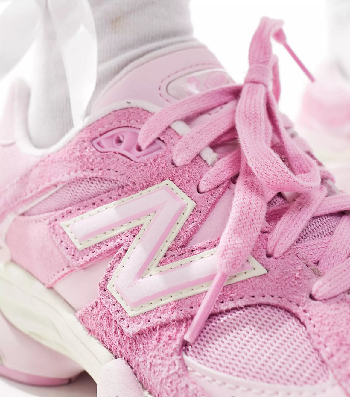 New Balance 9060 Pink