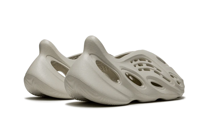 Yeezy Foam RNNR Sand