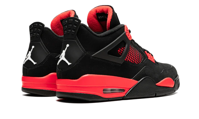 Air jordan 4 top retro noir et rouge